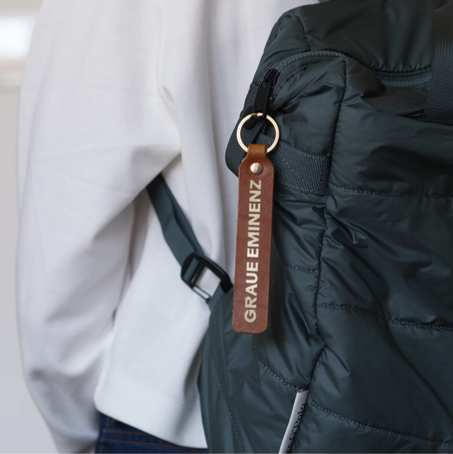 Schlüsselanhänger "Graue Eminenz" aus Leder mit Charakter